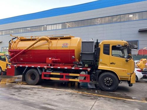 國六排放標準清洗吸污車 環保與高效的城市清潔利器